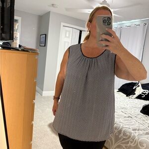 Jones New York Black and White Relaxed Tank Top